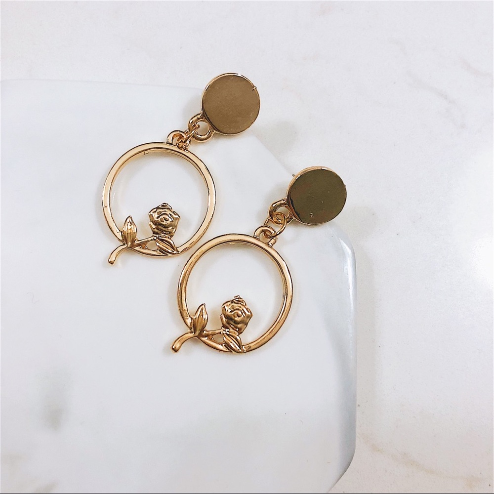 UO Style Rose Hoop Earrings - Picture 4 of 5